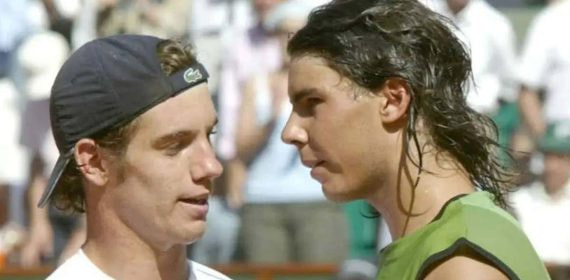 Richard Gasquet y Rafael Nadal, tras su enfrentamiento en Roland Garros 2005.