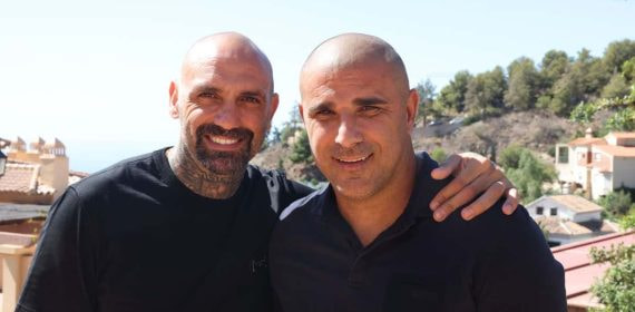 Raúl Bravo y Carlos Aranda posan para Relevo.