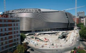Las obras del Santiago Bernabéu antes de su finalización.