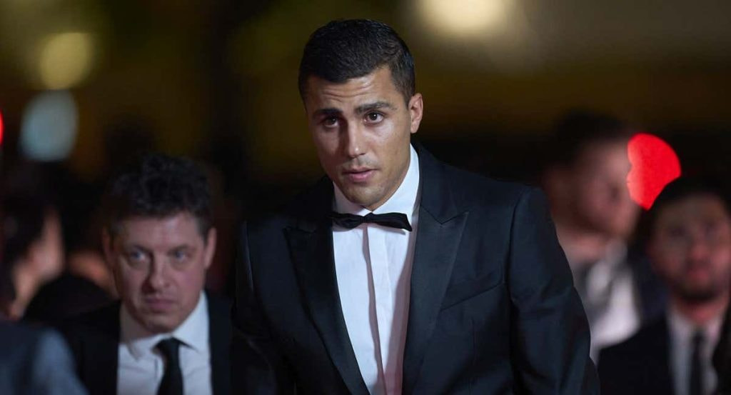 Rodri, en la Gala del Balón de Oro, justo al levantarse y ser escogido el mejor de 2024.