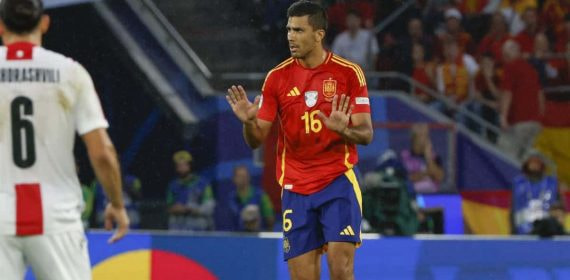 Rodri con la Selección en el partido contra Georgia en la Eurocopa.