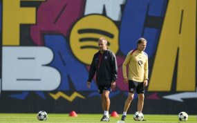 Marcus Sorg junto a Flick en un entrenamiento en la Ciudad Deportiva.
