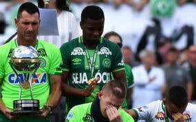 Los supervivientes del Chapecoense después del accidente.