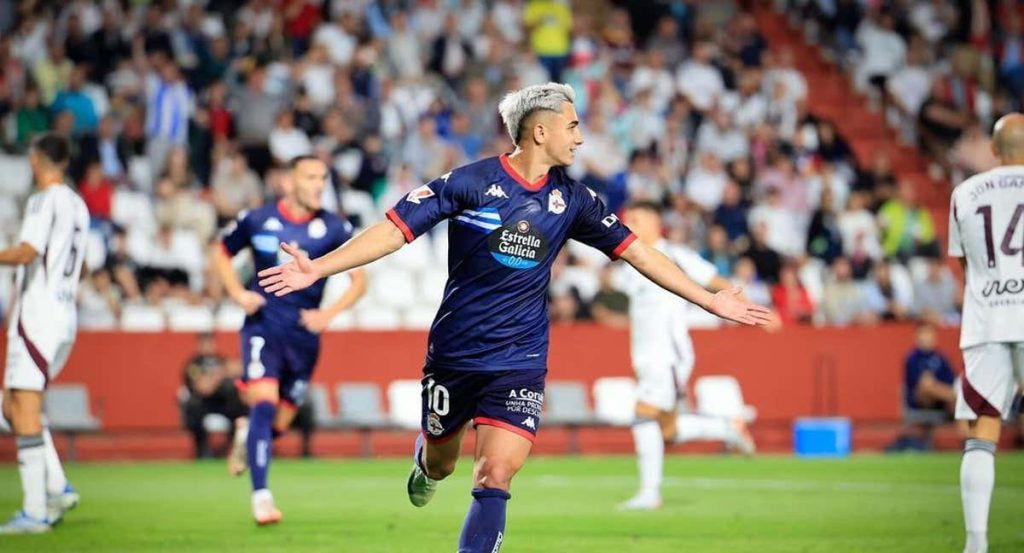 Yeremay celebra un gol con el Dépor.