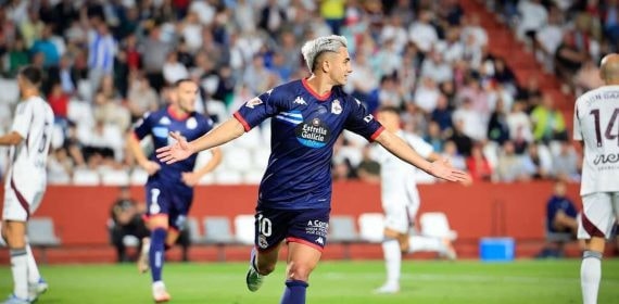 Yeremay celebra un gol con el Dépor.
