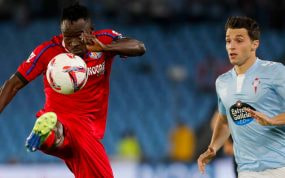 Djené durante una acción contra el Celta.