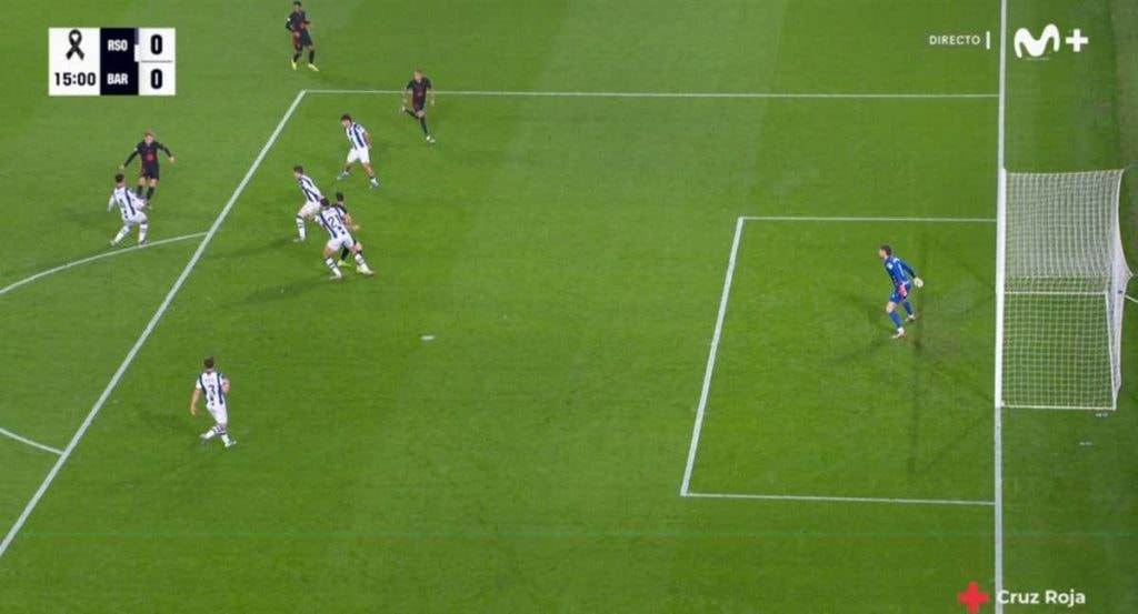 El momento en el que Frenkie de Jong le da el pase a Lewandowski.