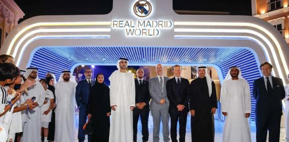 El Real Madrid, presentando un parque temático en Dubái.