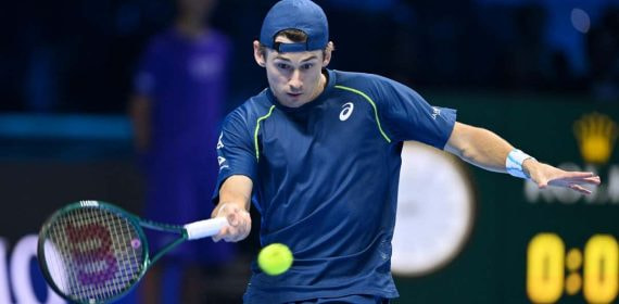 Álex de Miñaur durante un partido en las ATP Finals.