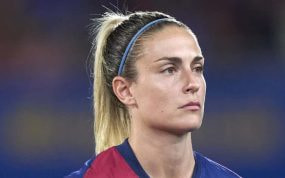 Alexia Putellas antes de un partido.