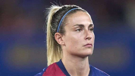 Alexia Putellas antes de un partido.