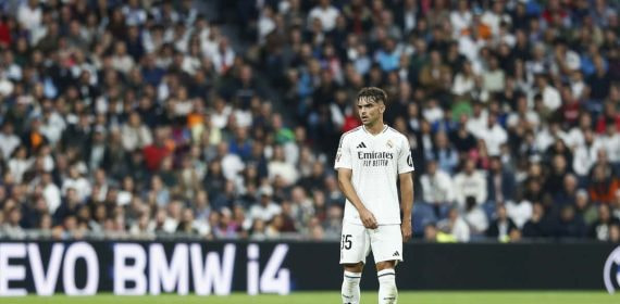 Raúl Asencio, en un partido con el Real Madrid.