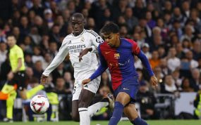 Mendy y Lamine Yamal, en el último Clásico.