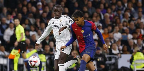 Mendy y Lamine Yamal, en el último Clásico.