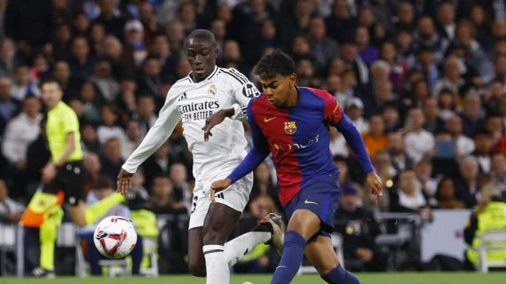 Mendy y Lamine Yamal, en el último Clásico.