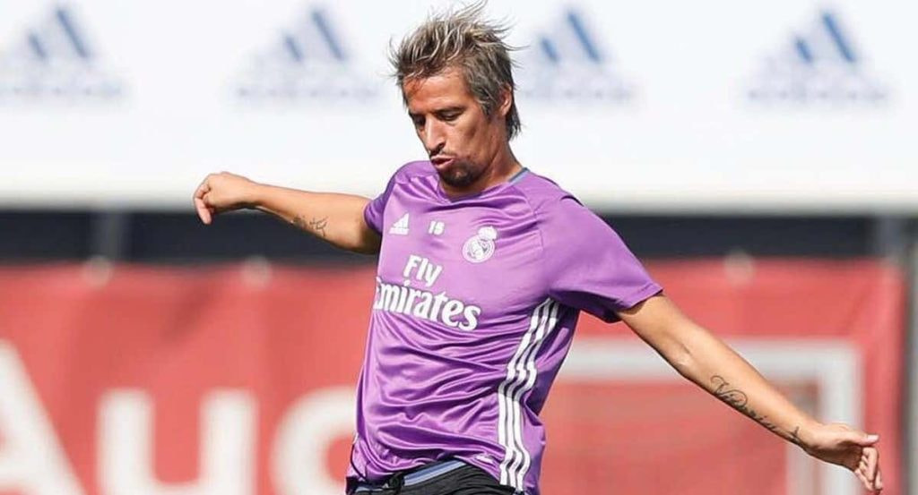 Fábio Coentrão en un entrenamiento con el Real Madrid.