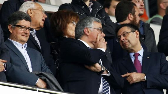 Joan Collet, expresidente del Espanyol, en un derbi junto a Josep Maria Bartomeu.