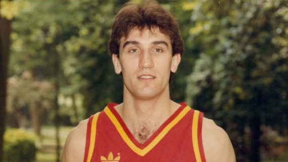 Epi con la Selección española de baloncesto.