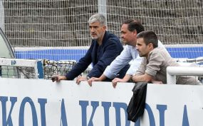 Erik Bretos, junto a Olabe y Aperribay.