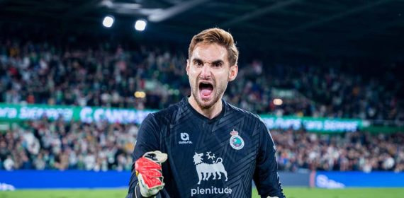 Jokin Ezkieta, durante un partido del Racing de Santander.