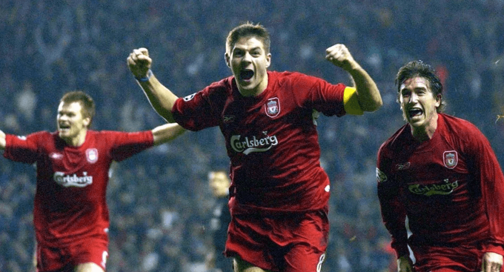 Steven Gerrard gritando en un partido del Liverpool.