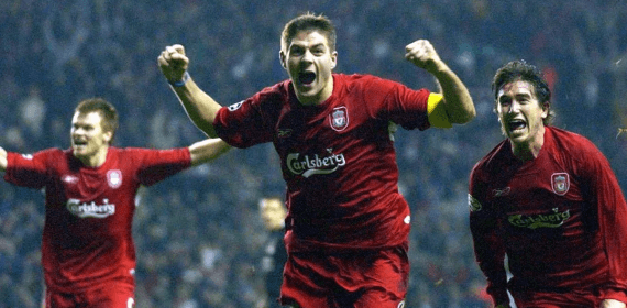 Steven Gerrard gritando en un partido del Liverpool.