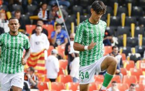 Carlos Guirao, en Mestalla con el Betis.