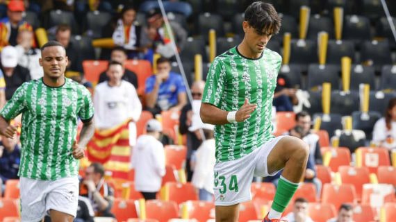 Carlos Guirao, en Mestalla con el Betis.