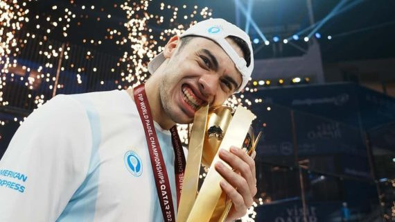 Leo Augsburguer con la Copa del Mundo.