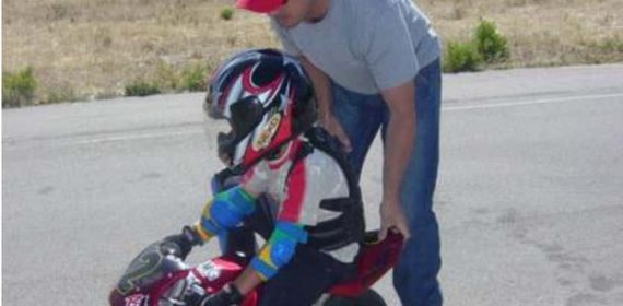 Jorge Martín en su minimoto.