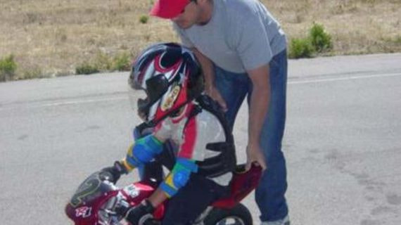Jorge Martín en su minimoto.