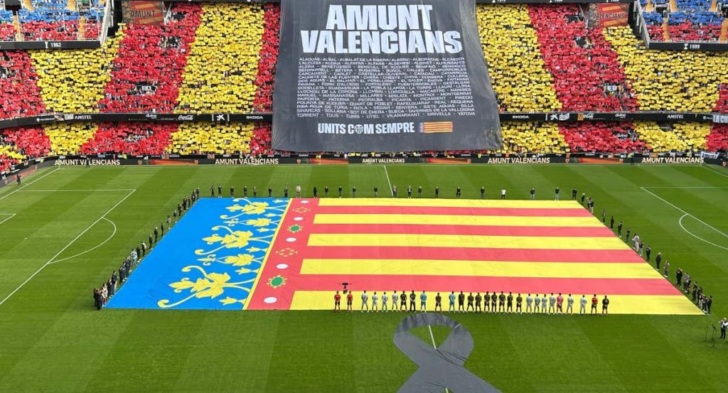 El minuto de silencio en Mestalla.