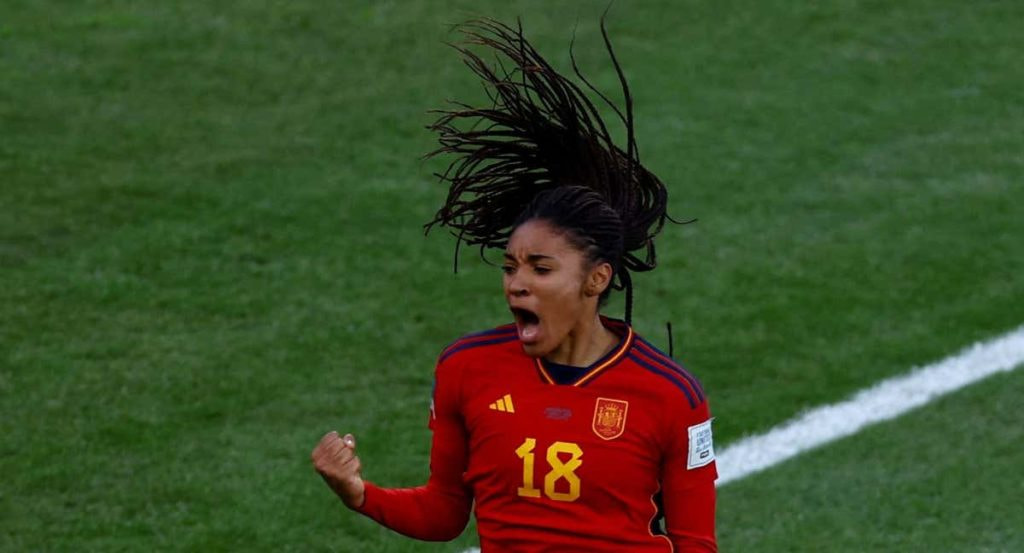 Salma Paralluelo con la Selección.