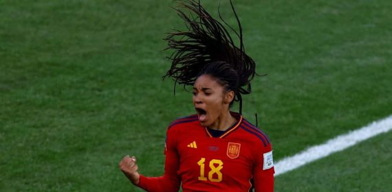 Salma Paralluelo con la Selección.