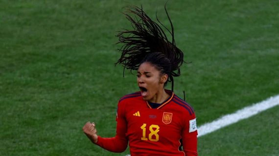 Salma Paralluelo con la Selección.