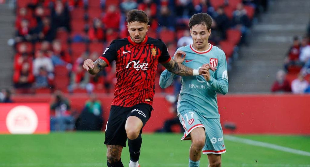 Pablo Maffeo durante un partido con el Mallorca.