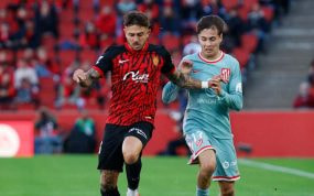Pablo Maffeo durante un partido con el Mallorca.