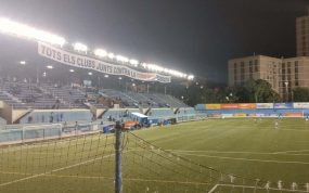 Pancarta gigante en el campo de la FE Grama.