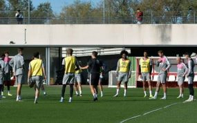 Jugadores del Rayo Vallecano, durante un entrenamiento en la Ciudad Deportiva.