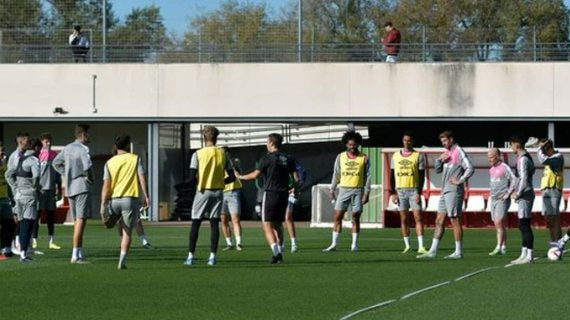 Jugadores del Rayo Vallecano, durante un entrenamiento en la Ciudad Deportiva.