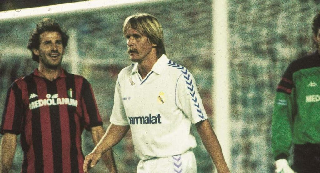 Bernd Schüster, durante un Real Madrid-Milan.