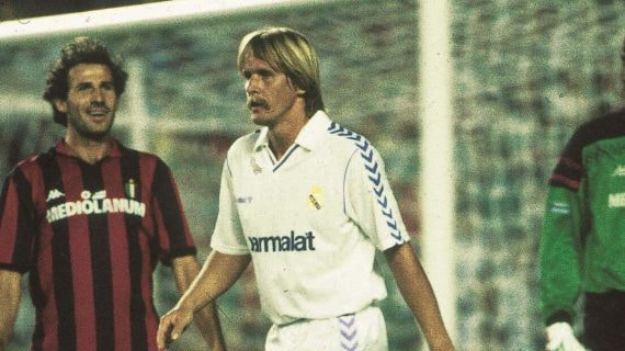 Bernd Schüster, durante un Real Madrid-Milan.