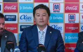 Suzuki, ante la prensa.
