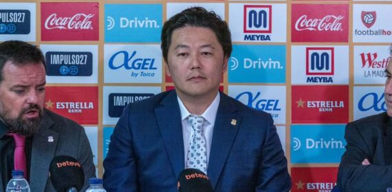 Suzuki, ante la prensa.