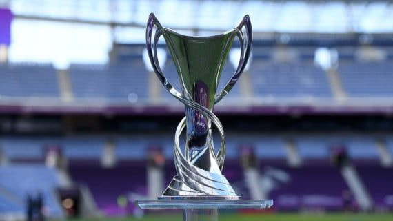 El trofeo de la Champions League femenina.