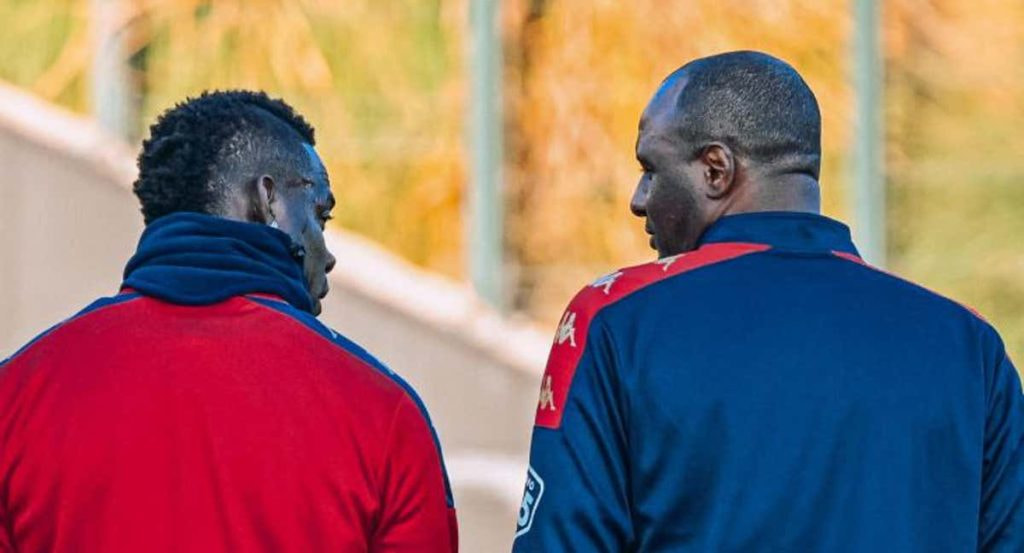 Balotelli y Patrick Vieira se reencuentran en Genoa.