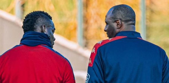 Balotelli y Patrick Vieira se reencuentran en Genoa.