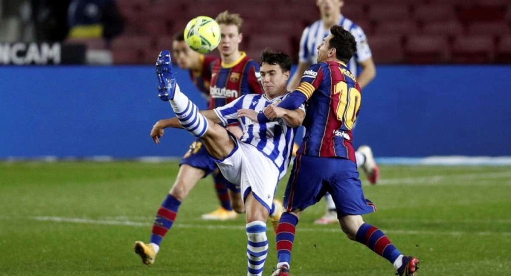 Zubimendi en un partido ante el Barça.