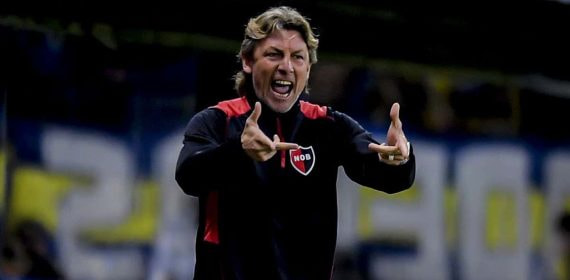Gabi Heinze, entrenando al Newell's.