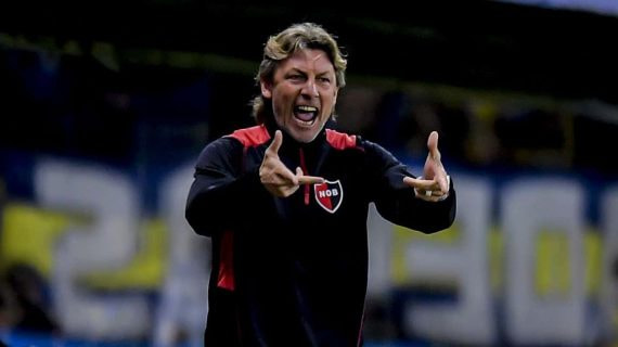 Gabi Heinze, entrenando al Newell's.